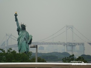 Bemo, Robot Gundam, Patung Liberty, Semua Ada di Tokyo!