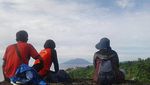 Benteng di Atas Bukit Ini Punya Pemandangan Cantik