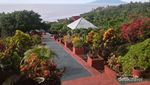 Benteng di Atas Bukit Ini Punya Pemandangan Cantik
