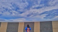 Arsitektur benteng ini pun dibuat sangat menarik dengan tangga-tangga dan dibagian bawah tangga ada kolam,yang bisa digunakan untuk duduk -duduk bersantai sambil menikmati sejuknya udara dan birunya langit