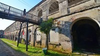 Dilarang naik ke lantai 2 di Benteng Pendem Ambarawa, ya!