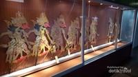 koleksi wayang kulit di museum wayang