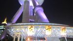 Berani Berdiri di Ketinggian 468 Meter di Atas Kota Shanghai?