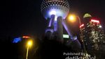 Berani Berdiri di Ketinggian 468 Meter di Atas Kota Shanghai?