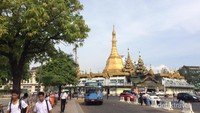 Sule Pagoda, satu dari sekian banyak pagoda di Yangon