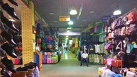 Suasana Pasar Dubrovka