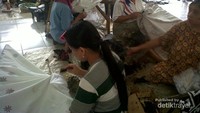 Home Industry yang cukup menampung tenaga kerja warga sekitar