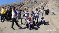 Sesaat sebelum naik tangga curam menuju kawah Bromo