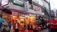 Salah satu tempat makan halal yang ada disini