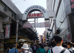 Berburu Oleh-oleh Murah Meriah di Jepang