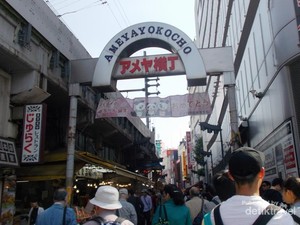Berburu Oleh-oleh Murah Meriah di Jepang