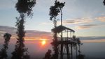 Berburu Sunrise Cantik di Kaki Gunung Sindoro