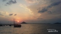 Pulau Tinggi, saksi matahari tenggelam.