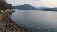 Suasana sekitar taman kuliner menjelang sunset