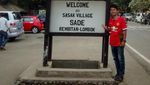 Berburu Suvenir di Desa Sade, Lombok