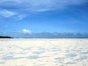 Bercumbu dengan Pantai Ohoidertawun, Maluku Tenggara