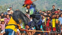 Ilustrasi Ujungan (ANTARA FOTO/Idhad Zakaria)
