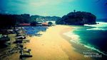 Berduaan di Pantai Drini Gunungkidul, Romantis!