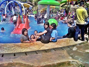 Berenang dan Menikmati Alam di Darajat Pass, Garut
