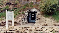 Pintu masuk menuju terowongan Homestead Crater (mermaidscuba.com)