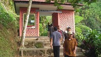 Pintu gerbang air panas Pancuran Telu