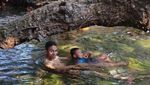 Berendam di Air Panas Sambil Nikmati Keindahan Alam Flores