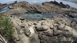 Berendam di Laguna Alami Pinggir Pantai, Mau Coba?