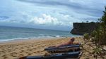 Berjemur Bareng Bule di Pantai Balangan Bali, Asyik!