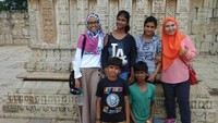 Bersama warga lokal India