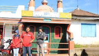 Bagian depan rumah Haji Amin