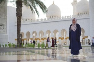 Berkunjung ke  Masjid Termegah di Dunia
