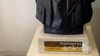 Patung Multatuli