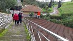 Berkunjung ke Sumur Tua Raksasa di Dieng