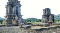 Komplek candi-candi di Dieng (angga purwoko/dTraveler)