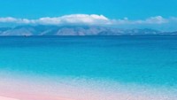 Pesona kecantikan Pink Beach yang tiada duanya