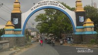 Gerbang Lombok Barat, hutan pusuk terletak di perbatasan antara Lombok Barat dan lombok Timur