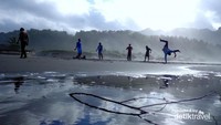 Pantai ini menyediakan tempat berlatih bagi kami