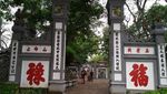 Bersantai di Danau Hoan Kiem Kota Hanoi Nan Damai
