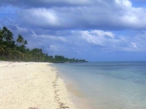 Bersantai di Pantai Pribadi Pasir Panjang Wakatobi