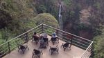 Bersantai Menikmati Alam di Curug Cimahi