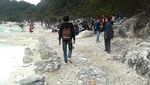 Berselimut Kabut di Kawah Putih Ciwidey