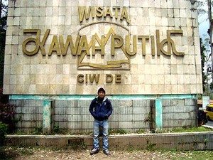 Berselimut Kabut di Kawah Putih Ciwidey