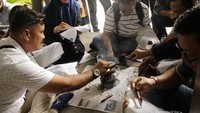 Proses belajar batik tulis(Foto diambil oleh Arsenia Keea Hokor)
