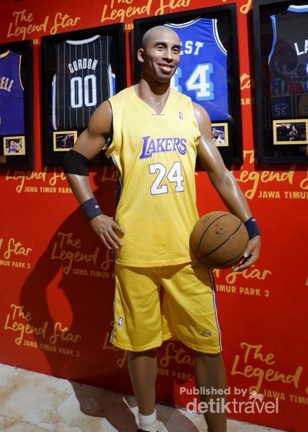 Patung lilin pemain basket terkenal asal Amerika, yaitu Kobe Bryant