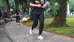Bertemu Pembuat Aksesoris Kayu di Taman Suropati