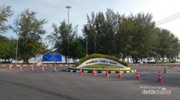 Tanda sudah memasuki kawasan wisata Pantai Samila