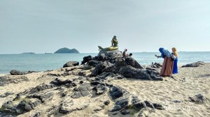 Bertemu Putri Duyung di Pantai Samila, Thailand