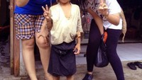 Bersama anak Baduy dipotret di warung gerbang awal kedatanga