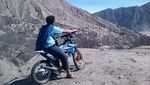 Bertualang Naik Motocross di Gunung Bromo, Berani?
