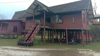 Rumah Adat Dayak di Sampit
